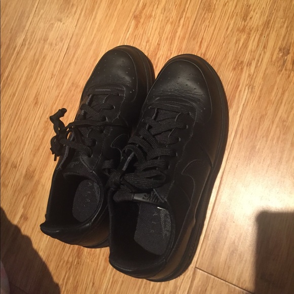 Air Force 1s - Picture 2 of 4